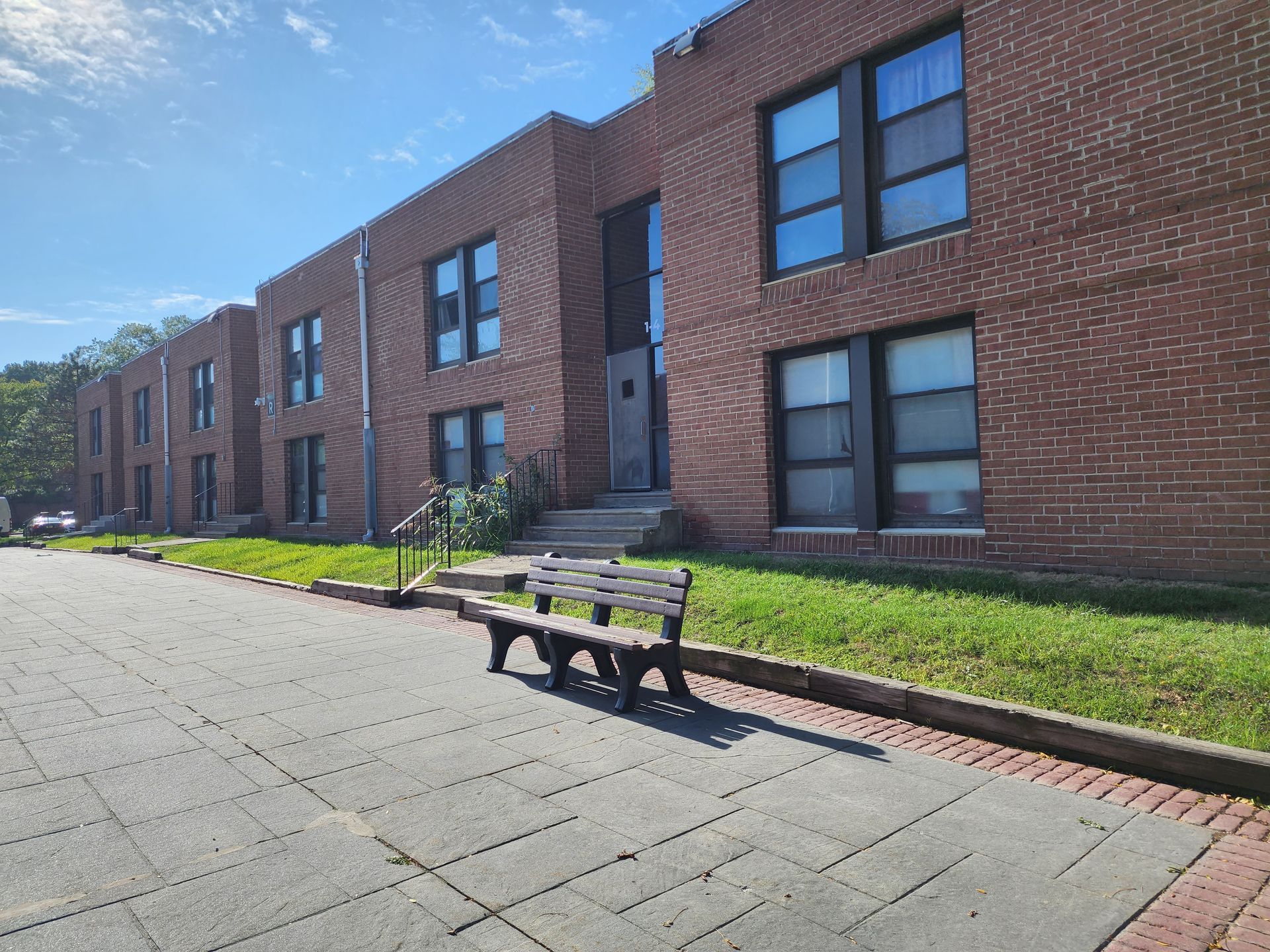 Exterior photo 2