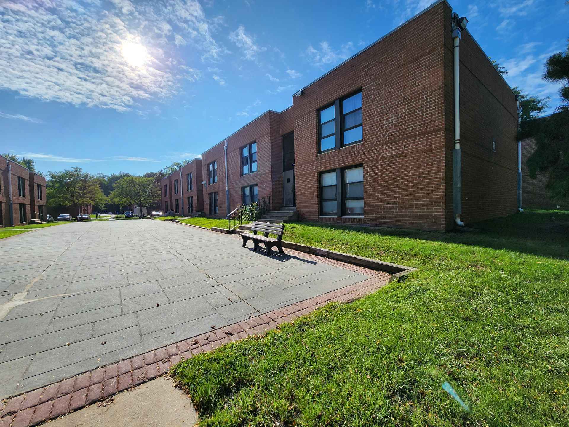 Exterior photo 3