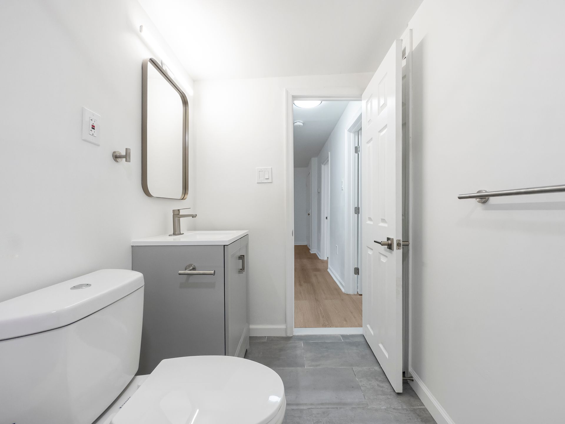 Interior photo 11