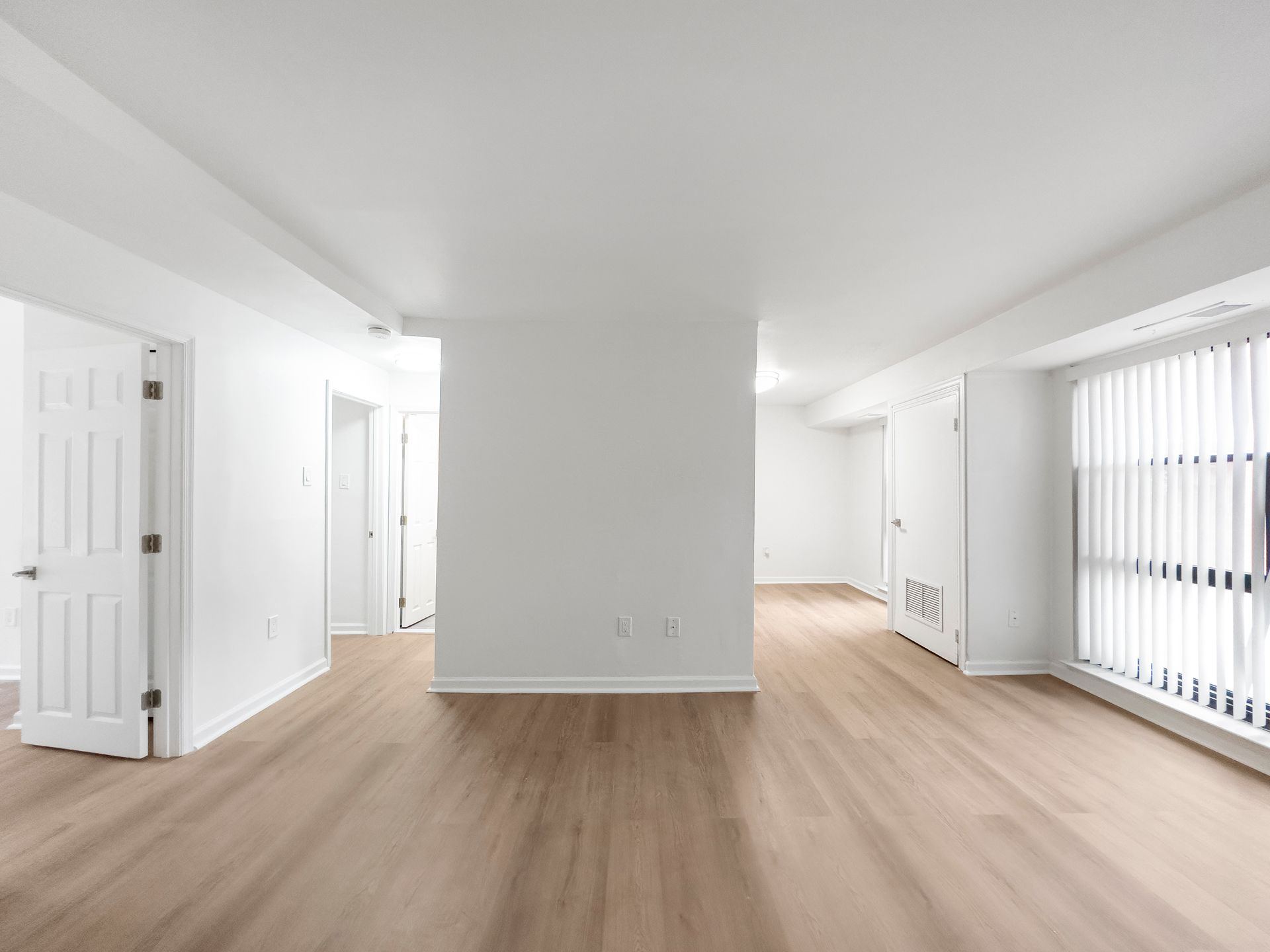 Interior photo 25